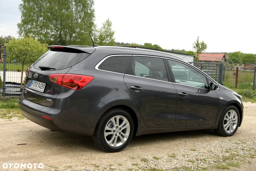 Kia Ceed 1.6 CRDi 136 ISG Dream Team Edition - 8