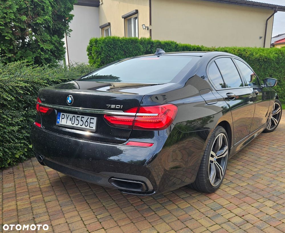 BMW Seria 7 750i xDrive - 6