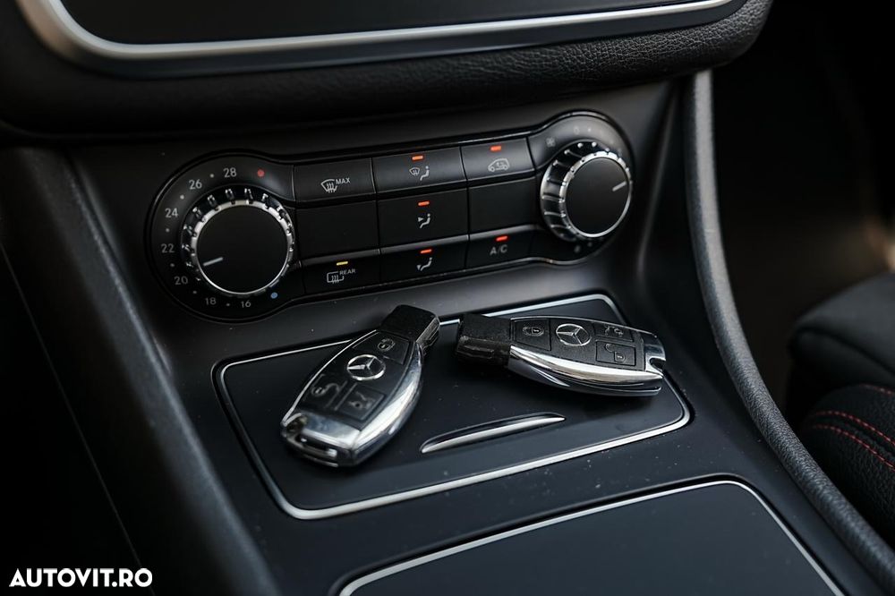 Mercedes-Benz CLA 180 7G-DCT AMG Line - 18