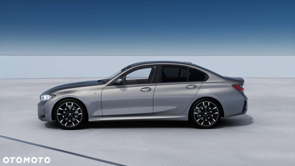 BMW Seria 3 330i xDrive M Sport sport - 3