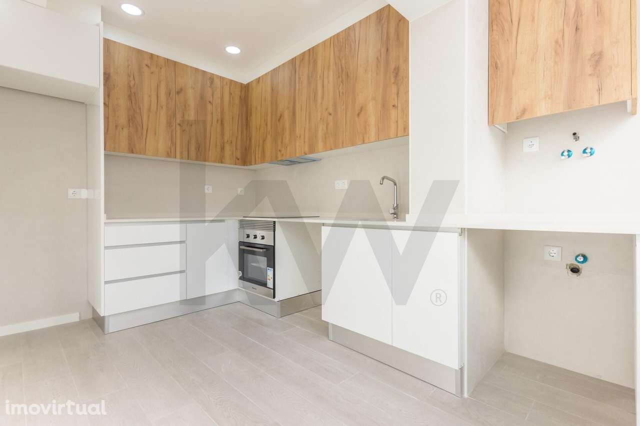 Apartamento T3 Totalmente Remodelado – Cova da Piedade - Grande imagem: 2/25