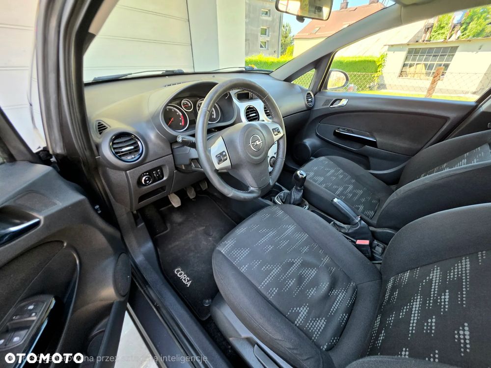 Opel Corsa 1.2 16V Essentia - 7