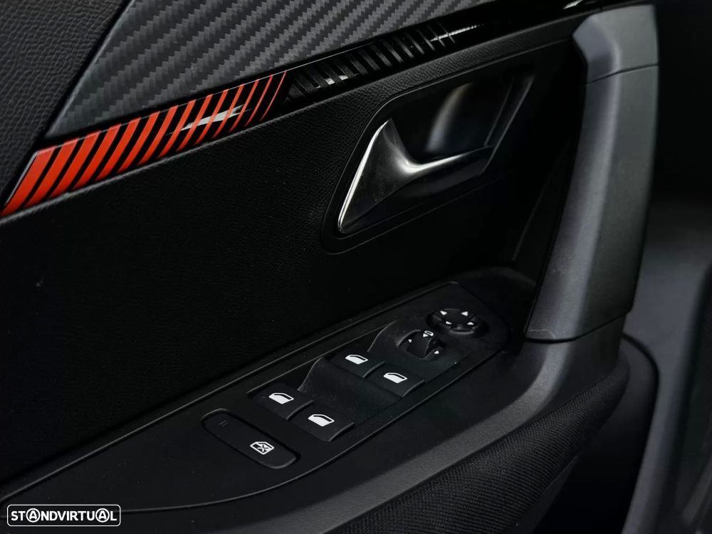 Peugeot 2008 1.2 PureTech Active Pack - 26