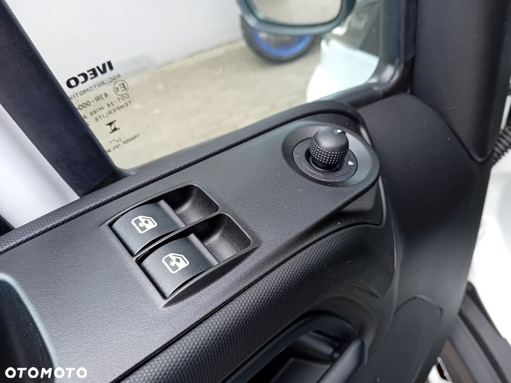 Iveco Daily 35S16H 3.0 D 160KM DOKA podwozie brygadowe 7 - osób - 14