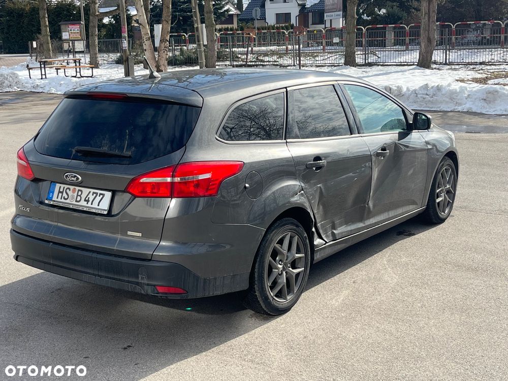 Ford Focus SW - 23