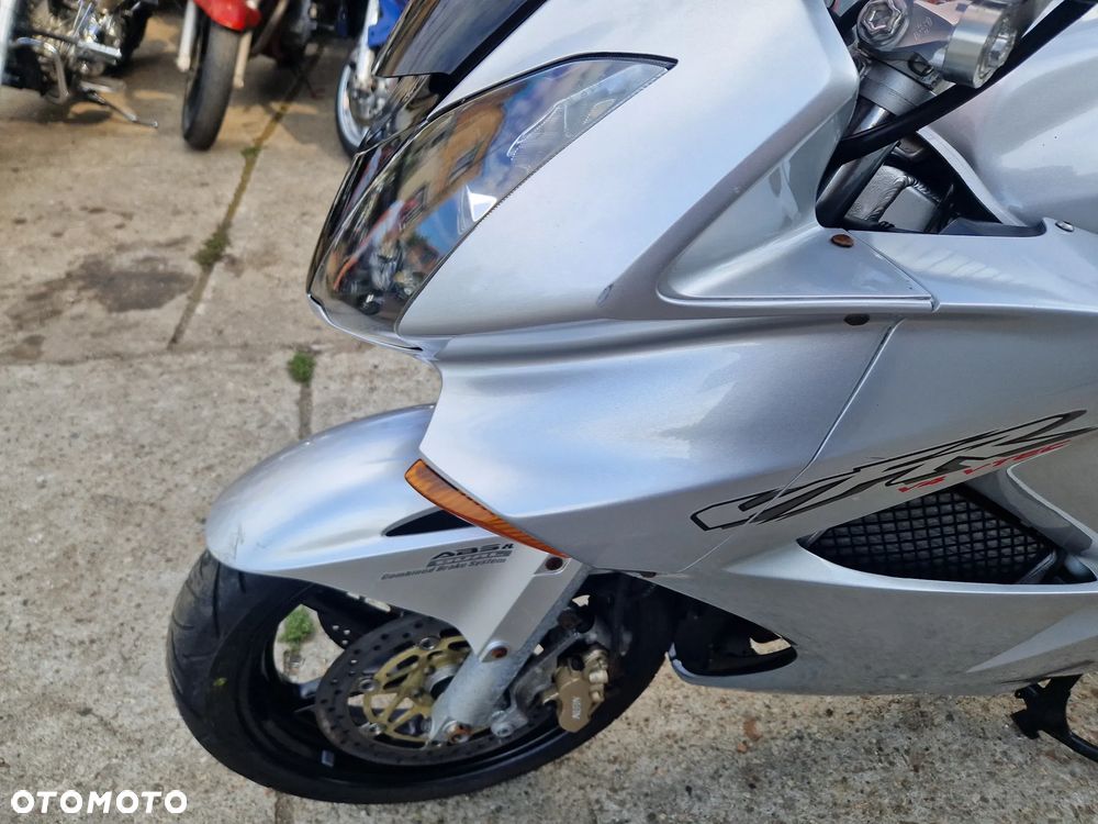 Honda VFR - 36