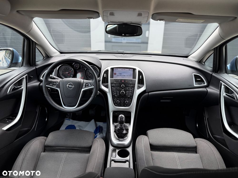 Opel Astra 1.4 Turbo Design Edition - 11