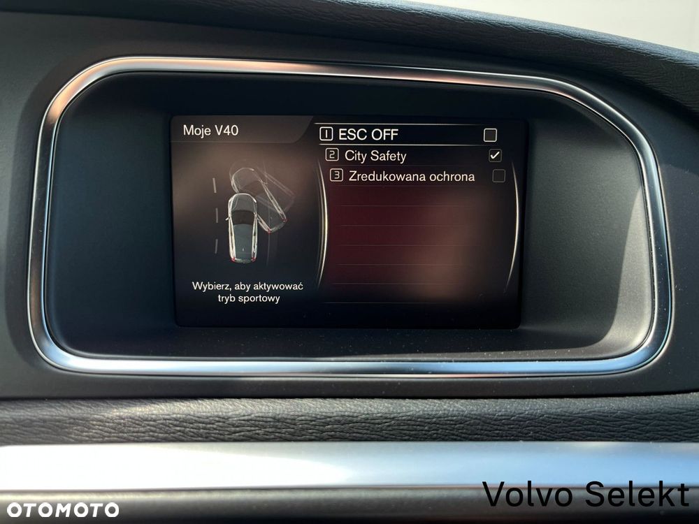 Volvo V40 - 25