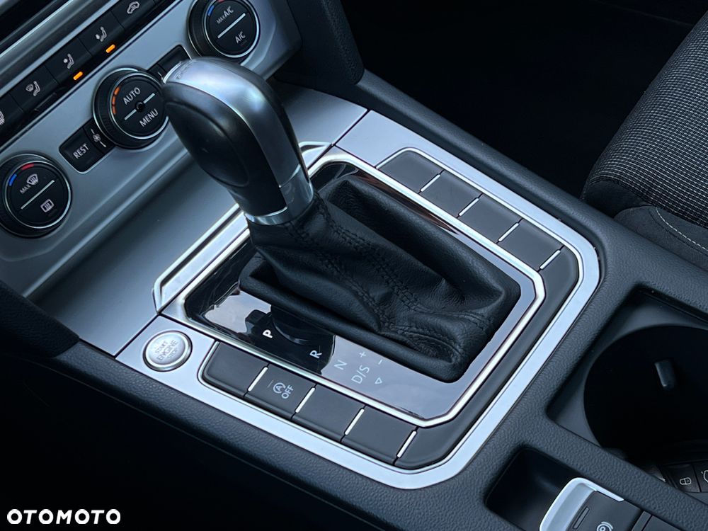 Volkswagen Passat 2.0 TDI BMT Highline DSG - 36