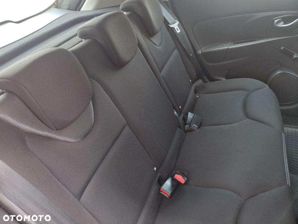Renault Clio - 17