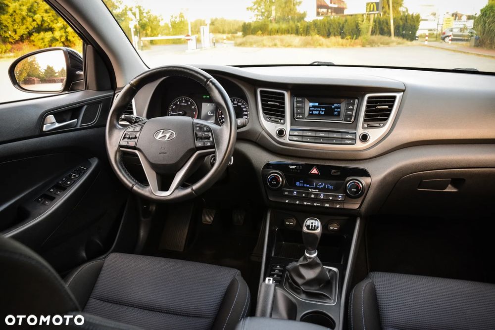 Hyundai Tucson 1.6 GDI BlueDrive Style 2WD - 25