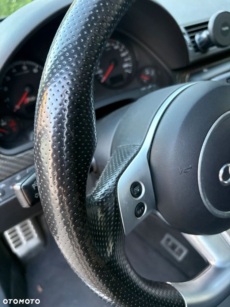 Audi RS4 Limousine - 22