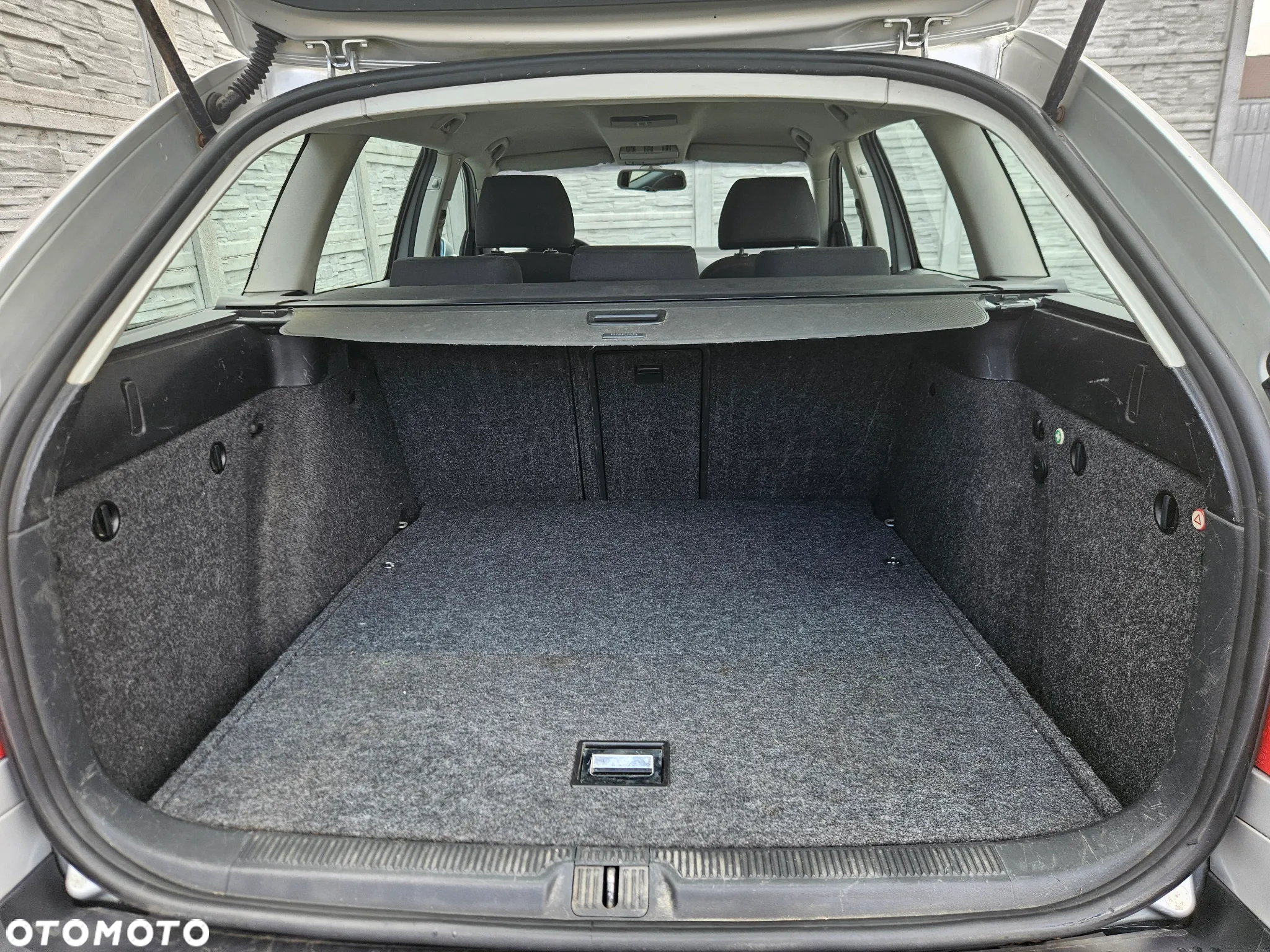 Skoda Octavia Combi 1.6 Elegance - 23