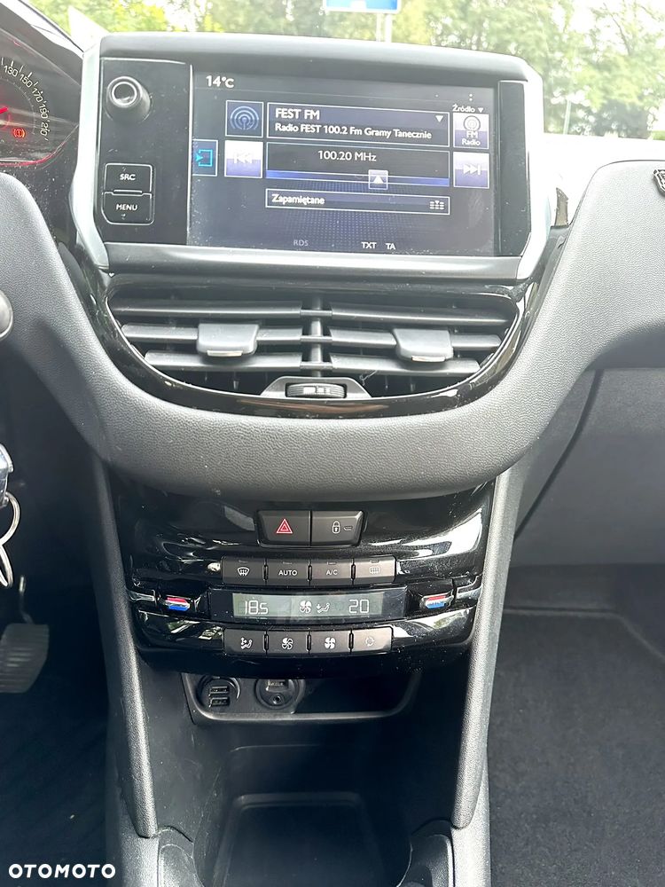 Peugeot 208 1.2 PureTech Style - 5