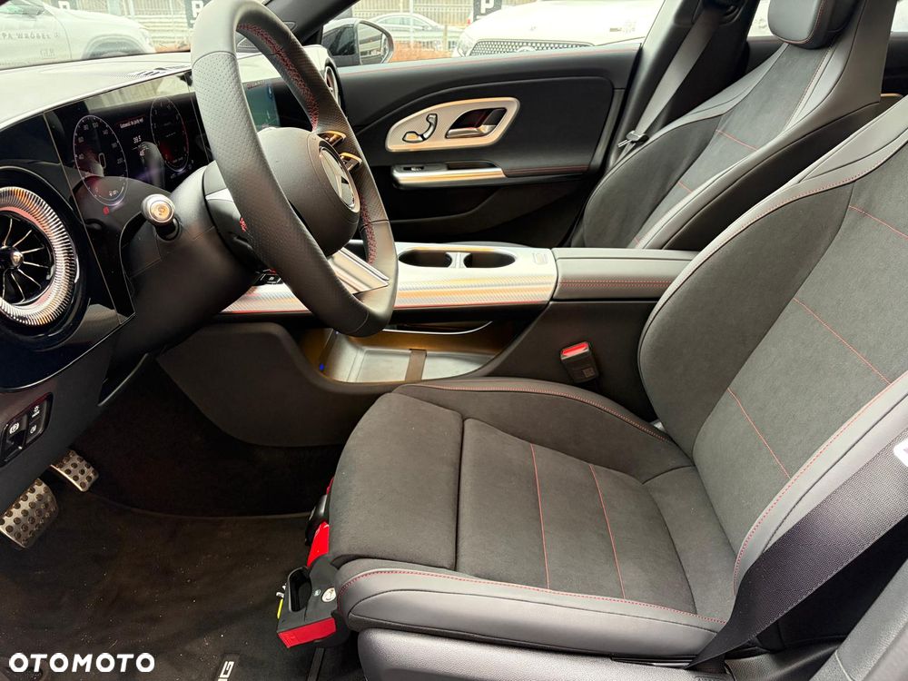 Mercedes-Benz CLA 200 mHEV 8G-DCT - 11
