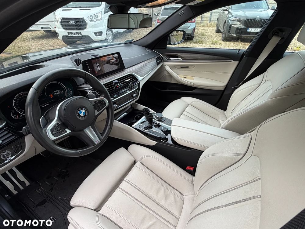 BMW Seria 5 525d M Sport sport - 12