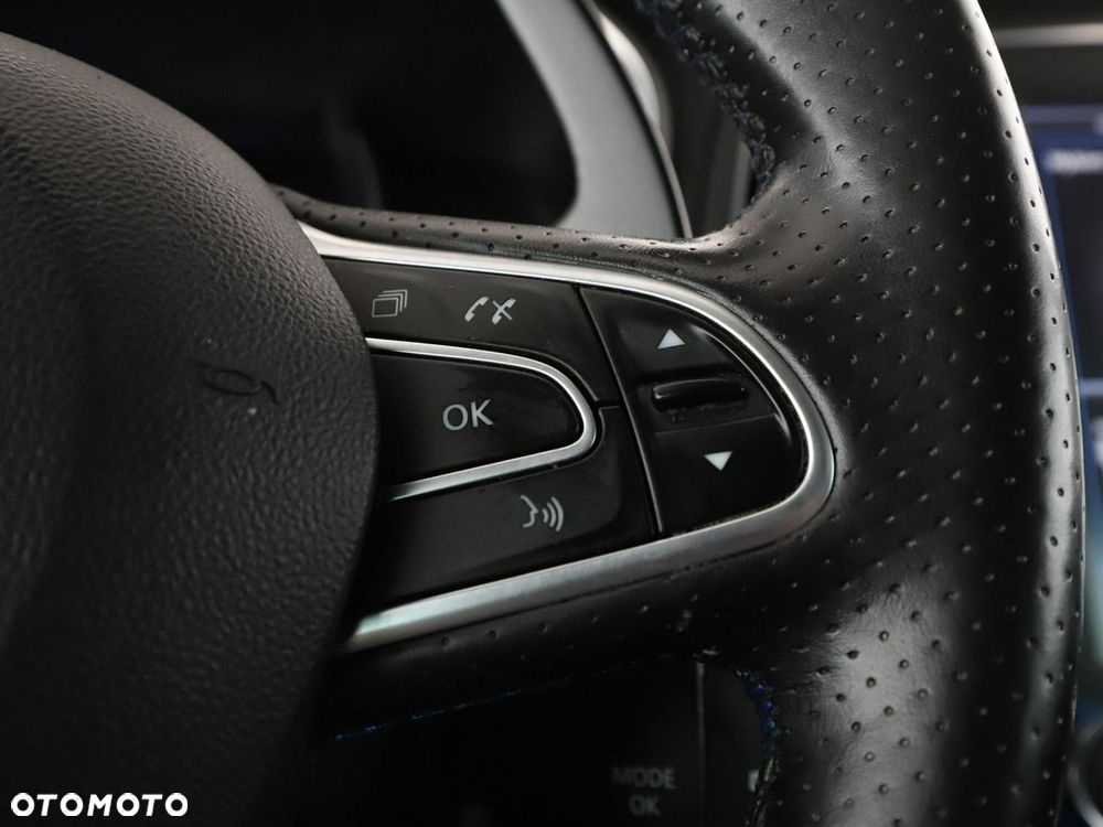 Renault Megane ENERGY TCe 205 EDC GT - 32