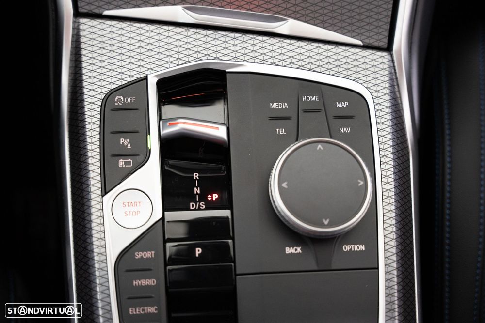 BMW 320 e Pack Desportivo M Auto - 22