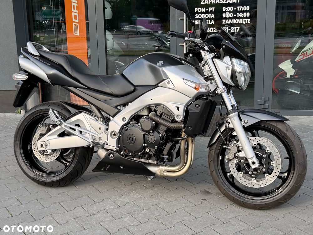 Suzuki GSR - 1