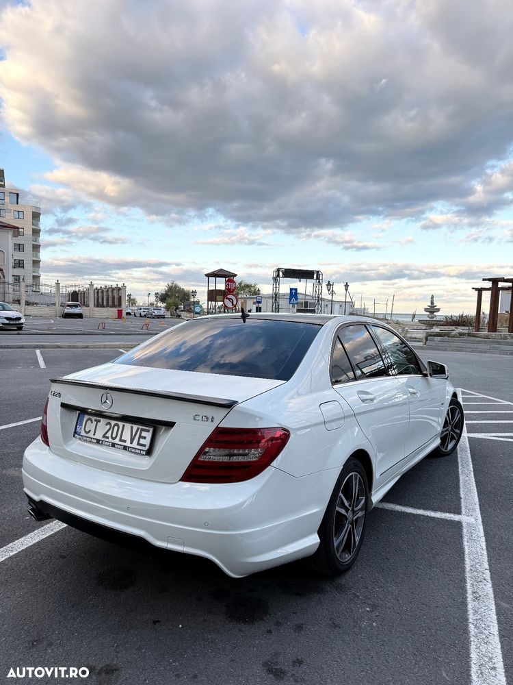 Mercedes-Benz C - 8