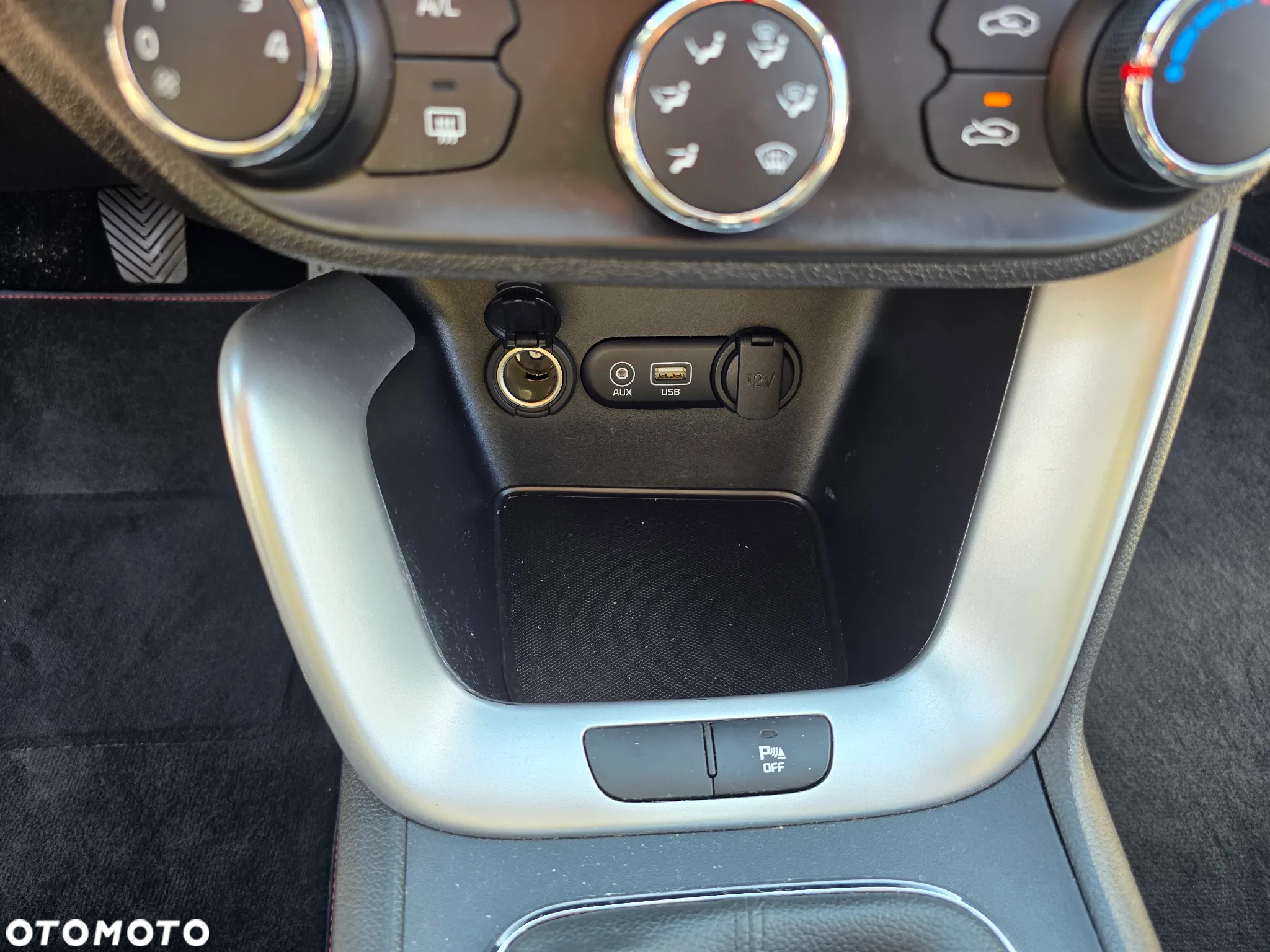 Kia Ceed - 32