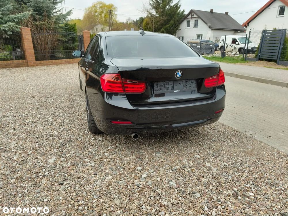 BMW Seria 3 318d Sport Line - 18