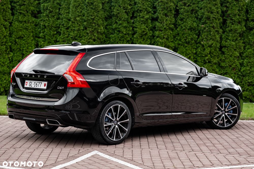 Volvo V60 D6 AWD Plug-in Hybrid Summum - 11