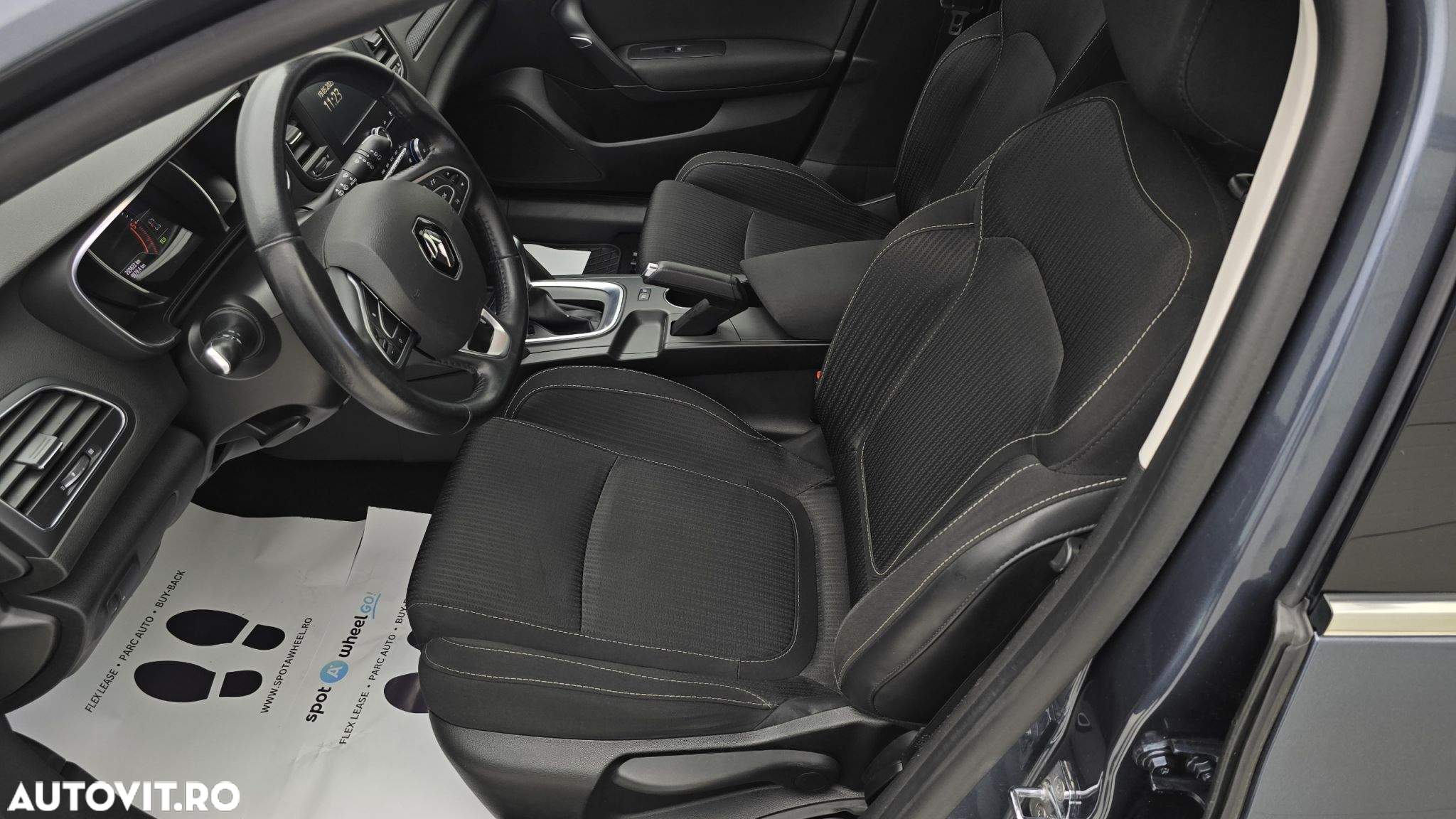 Renault Megane ENERGY dCi EDC Zen - 12