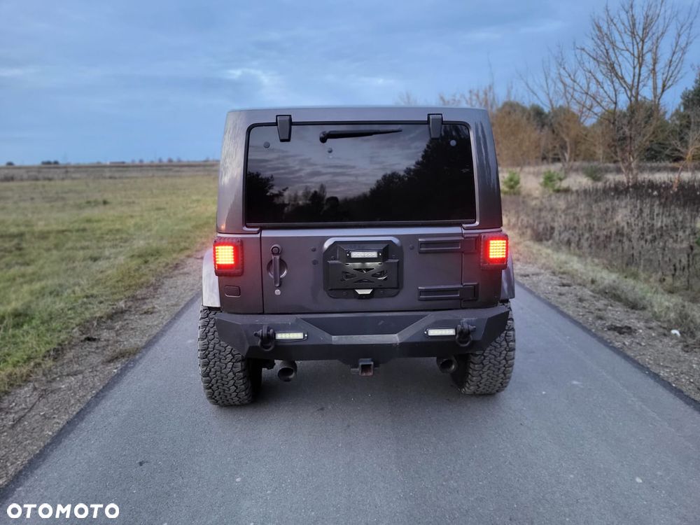 Jeep Wrangler - 12