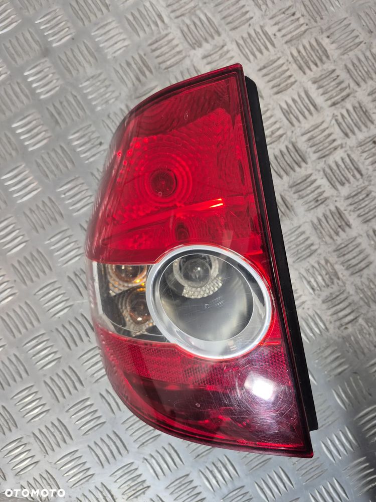 Volkswagen Fox Lampa Lewy Prawy Tył - 3