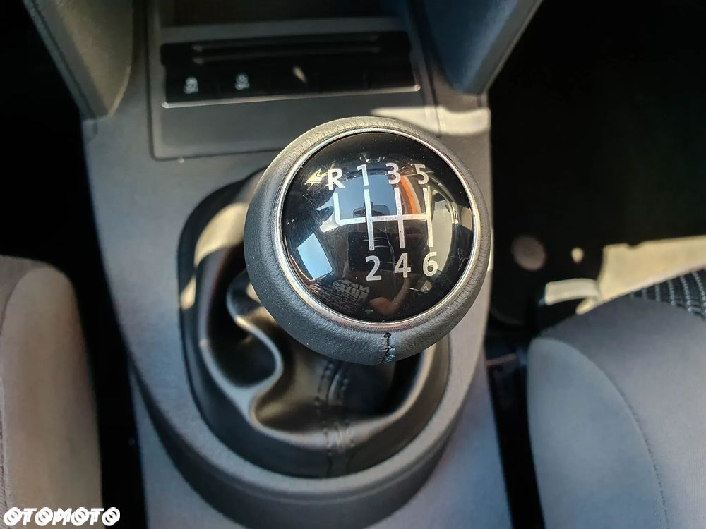 Volkswagen Touran - 33