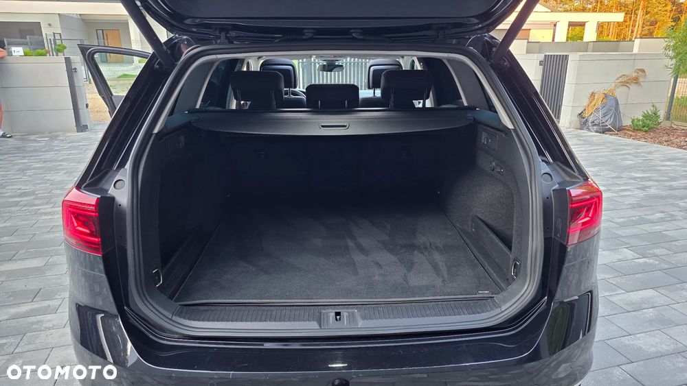 Volkswagen Passat - 31
