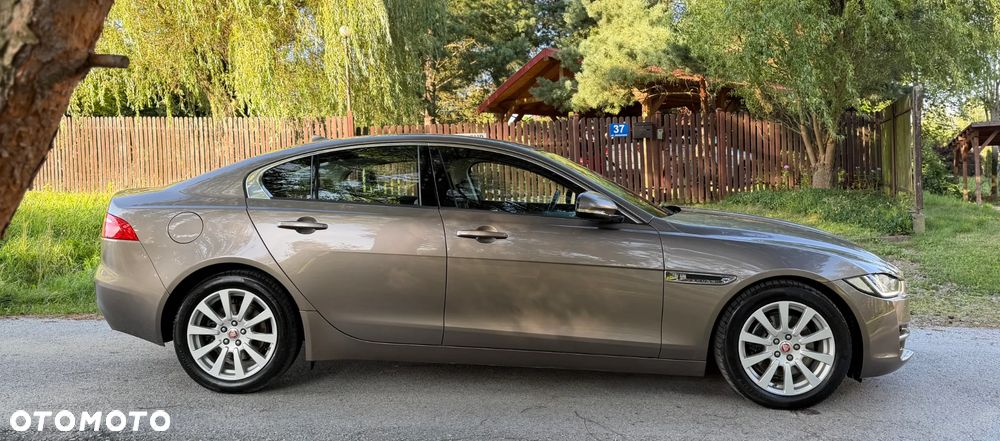 Jaguar XE D180 R-Dynamic S - 6