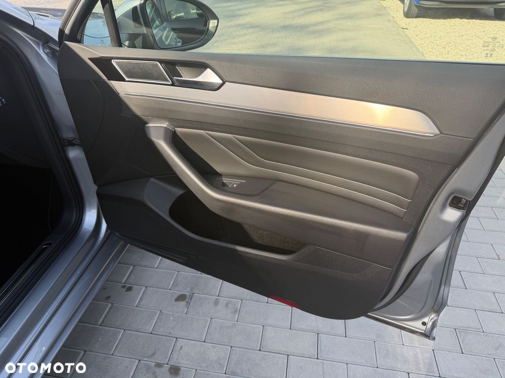 Volkswagen Passat 2.0 TDI EVO Business DSG - 33