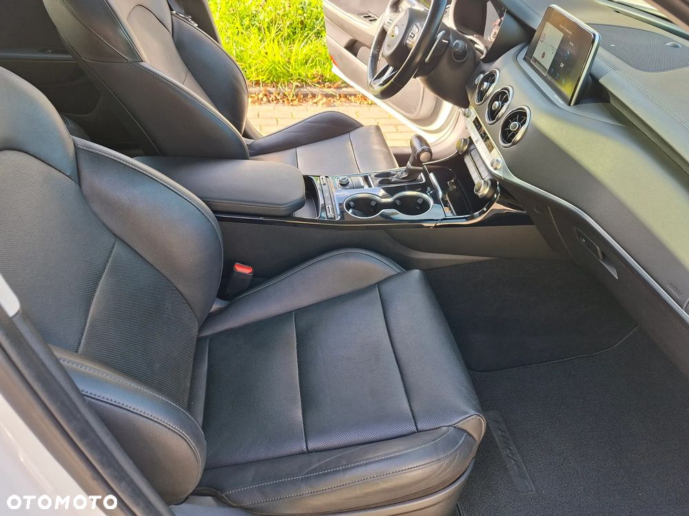 Kia Stinger 2.0 T-GDI L - 15