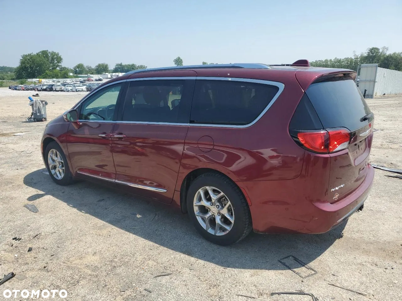 Chrysler Pacifica - 3