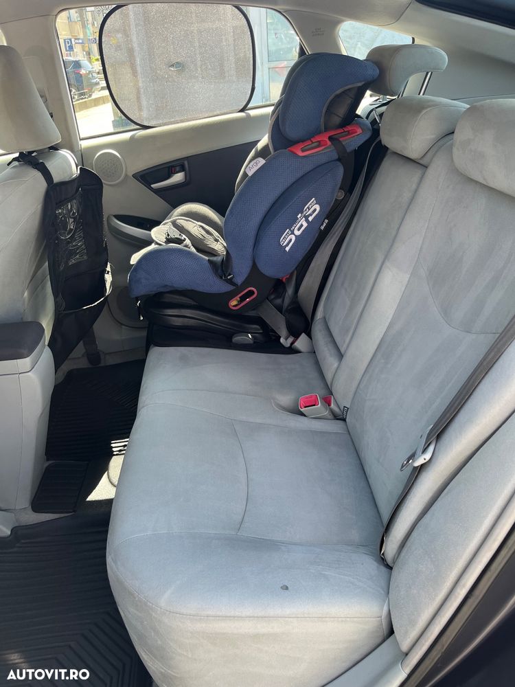 Toyota Prius (Hybrid) Comfort - 12
