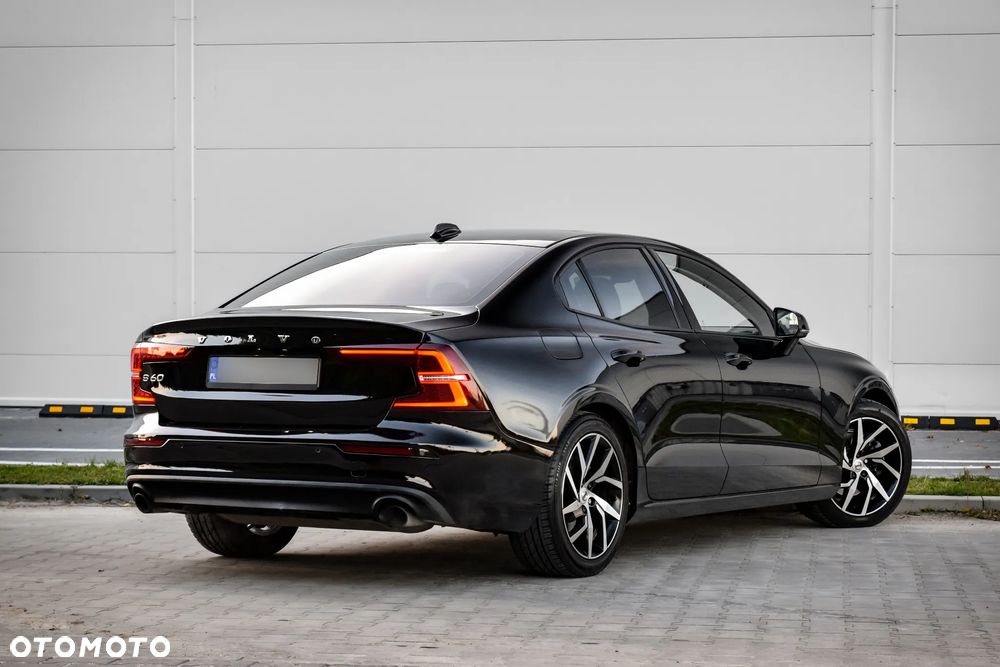 Volvo S60 T5 Momentum Pro - 2