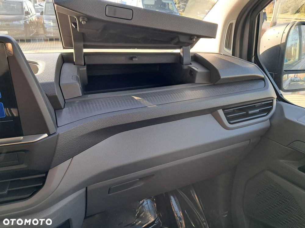 Volkswagen Transporter T7 - 35