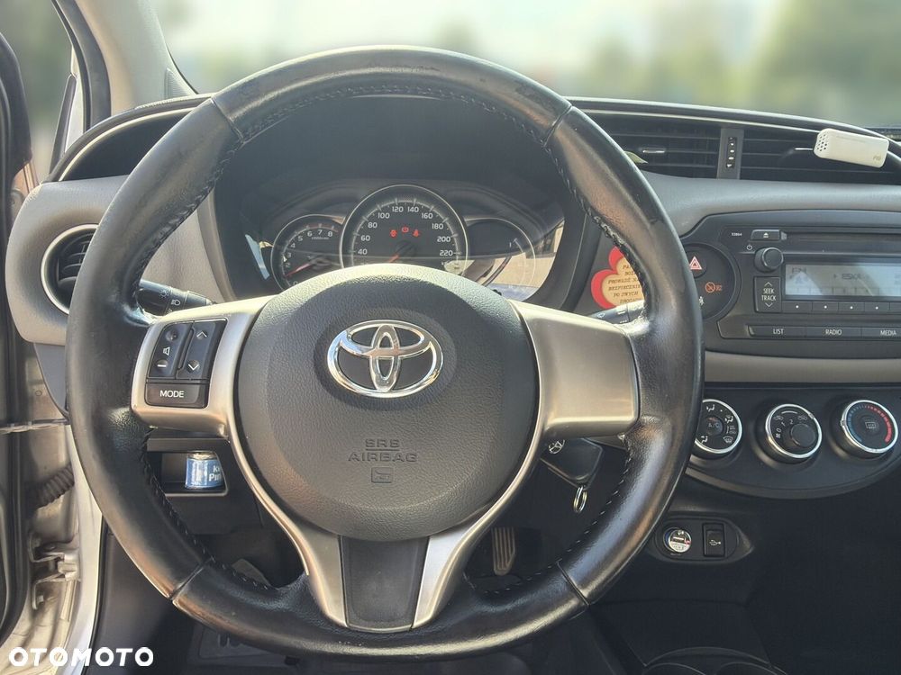 Toyota Yaris 1.0 Active EU6 - 19