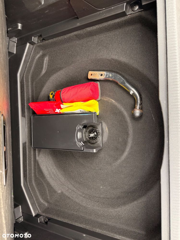 Peugeot 3008 1.5 BlueHDi Allure S&S - 26