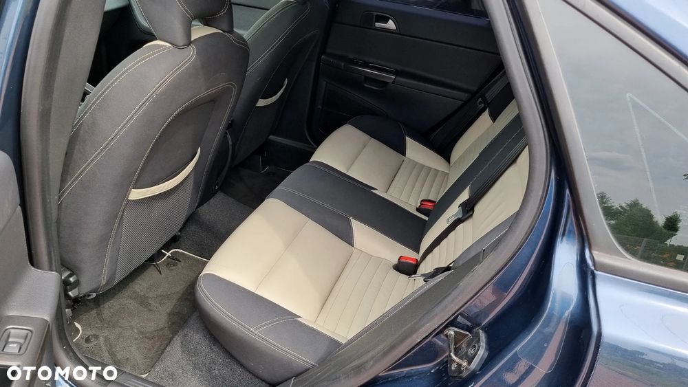 Volvo S40 D4 R-Design - 16