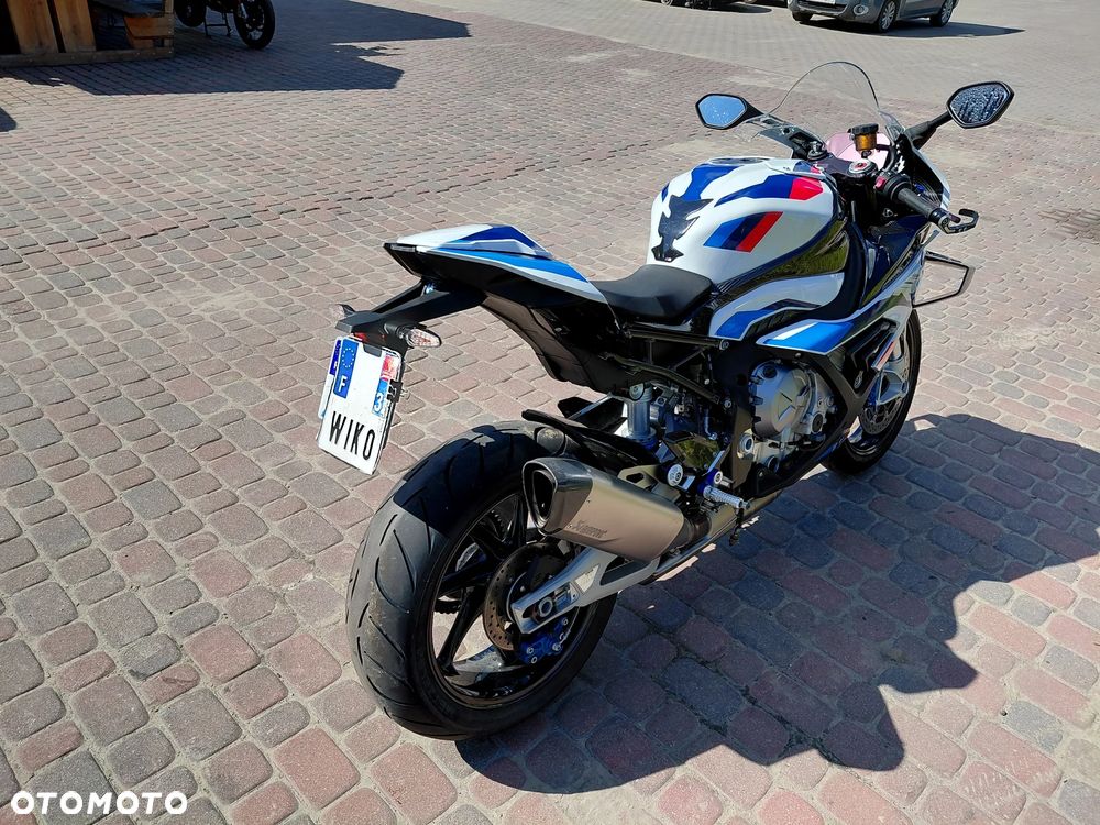 BMW S - 6