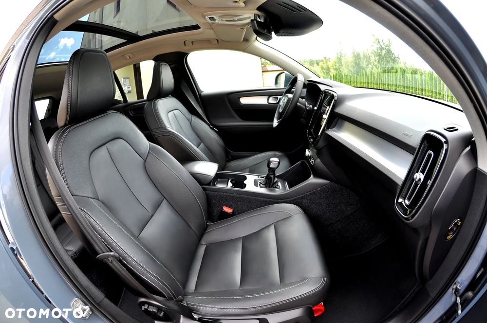 Volvo XC 40 T3 Momentum Pro - 20
