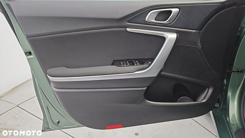 Kia Ceed 1.5 T-GDI M - 10