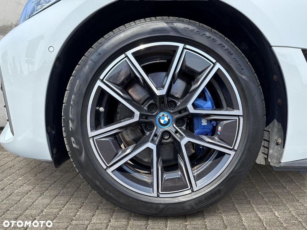 BMW i4 - 4
