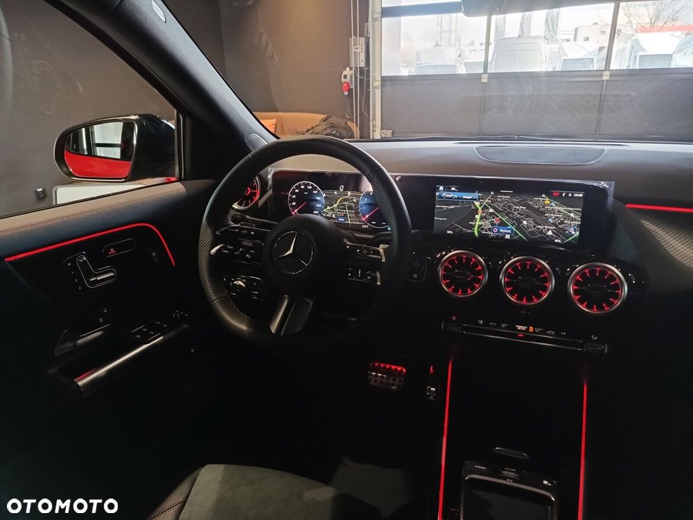 Mercedes-Benz GLA - 20