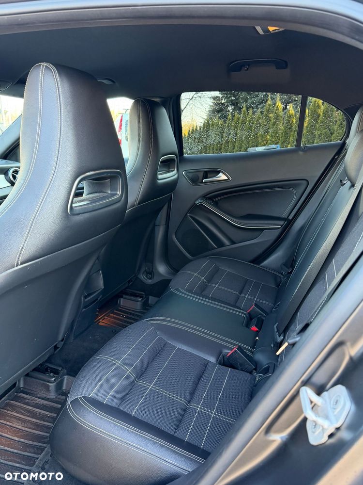 Mercedes-Benz GLA 220 CDI 4Matic 7G-DCT AMG Line - 13