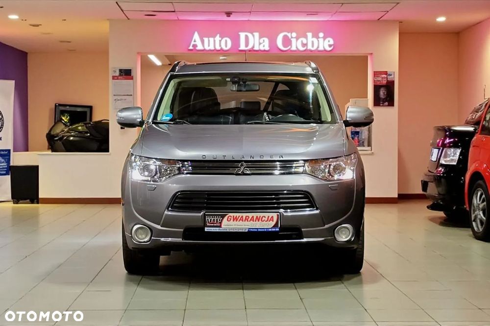 Mitsubishi Outlander PHEV Instyle NAVI + - 2