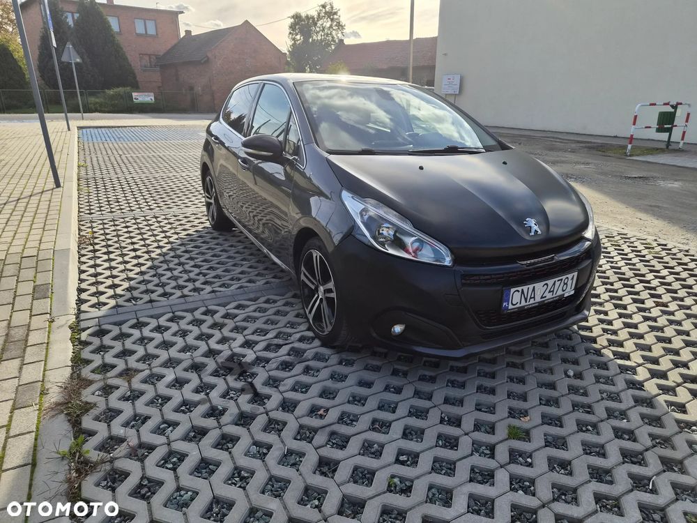 Peugeot 208 2018 photo 3